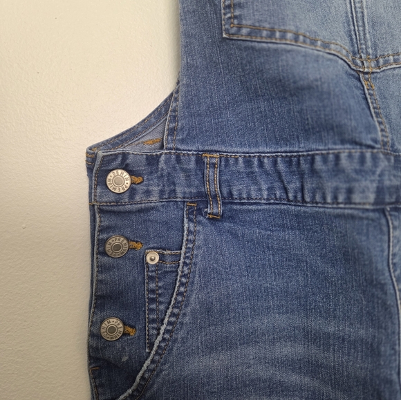 Love Tree Denim Overall Shorts Shortalls Raw Hem Cuff Shorts Women’s Size Large - Picture 5 of 14